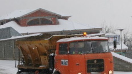 Снежна буря остави 6 силистренски села без ток