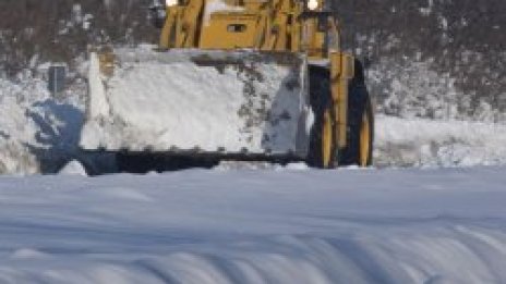 Снегът затвори пътя за ГКПП Гюешево