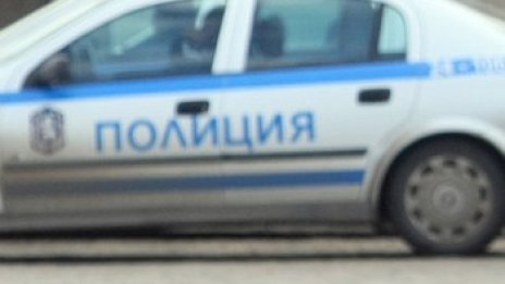 Драма в Габрово: Момче искаше да скочи от 5-етажна сграда, психолог го спаси