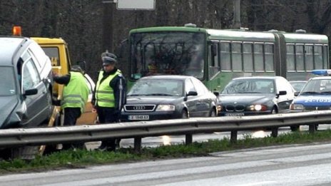 10 коли във верижна схватка на Цариградско