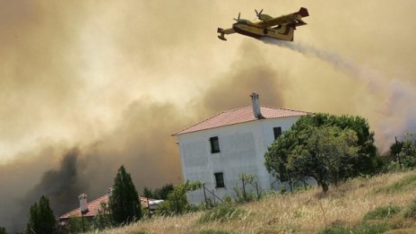 Борисов предага помощ за пожарите в Гърция