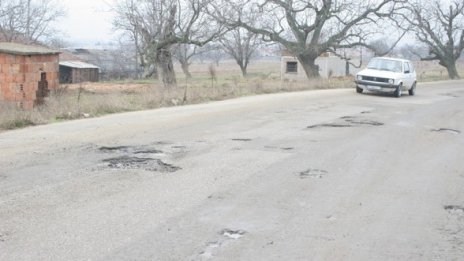 Пътищата в цялата страна са сухи