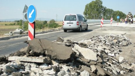 В по-голямата част от страната пътищата са сухи