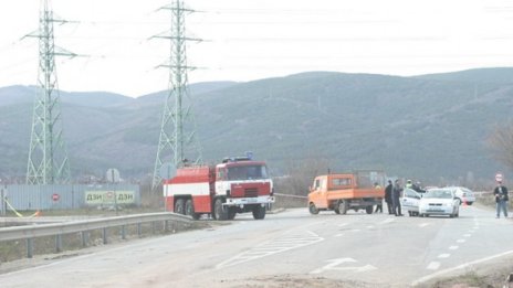 Мокри участъци по пътищата в страната