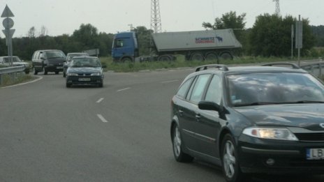 Пътищата в по-голямата част от страната са сухи