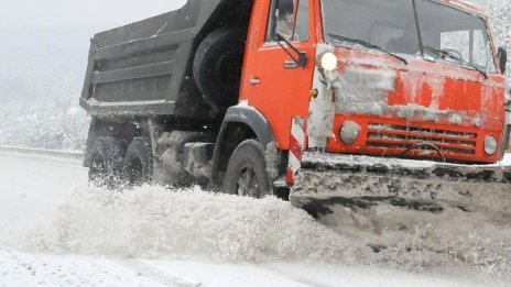 Автобус с учители се преобърна край Силистра, няма пострадали