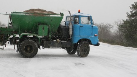 Свлачище затруднява движението между Пампорово и Смолян