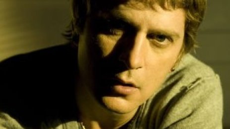 Rob Thomas пее благотворително