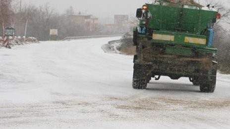 Републиканските пътища са проходими при зимни условия