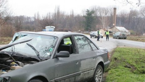 15 души ранени в катастрофи