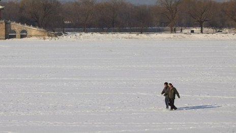 Нови 10 жертви на студа в Румъния