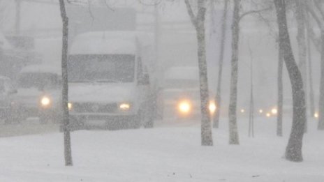 Свищов заринат от 57 см сняг,  едва 5 см в Сливен