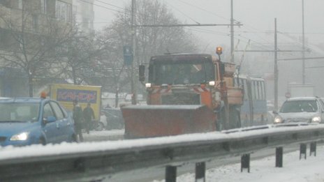 Сняг с прах от Сахара се изсипва над София