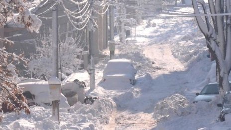 Снежно бедствие прегърна България