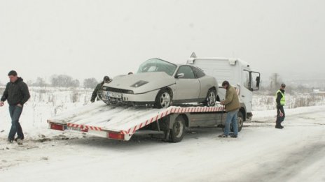 Трима загинали в катастрофи през денонощието