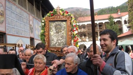 Стотици миряни се стекоха на Бачковския манастир