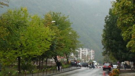 Пътищата в по-голямата част от страната са мокри