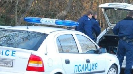 Патрулка се заби челно в линейка, двама полицаи загинаха