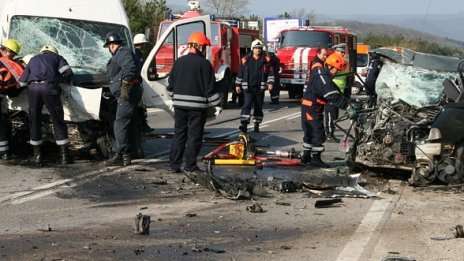 Жена загина в зверска катастрофа край Велико Търново