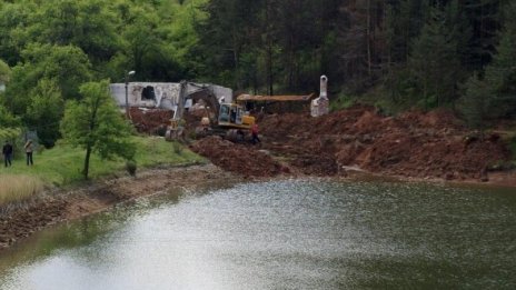 Хисарски язовир заплашва да залее села до Пловдив