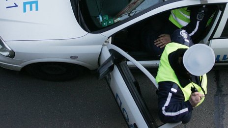 Откриха завързан за дърво мъж в гора край Добрич