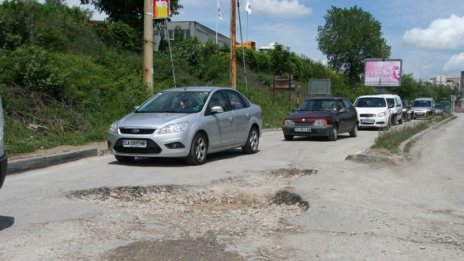 Пътните настилки в цялата страна са сухи