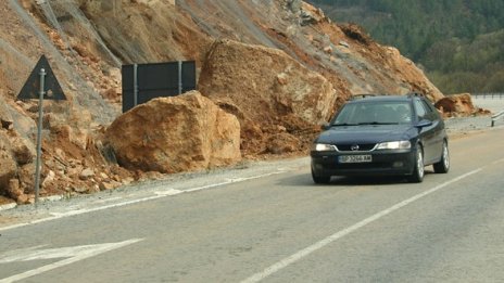 Пътищата в по-голямата част от страната са сухи