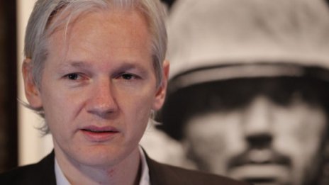 Свалиха обвиненията срещу издателя на Wikileaks