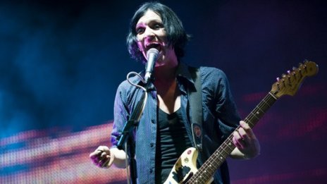 Placebo взривиха с песните си Зимния дворец