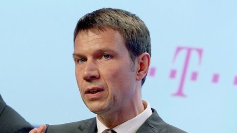 Разследват шефа на Deutsche Telekom за подкуп