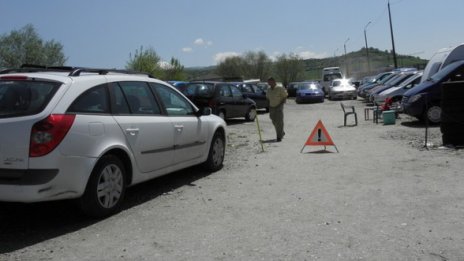 Македонски коли с БГ регистрация блокират ГКПП Златарево