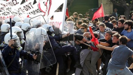 Гърция дава 100 млн. евро на пенсионерите