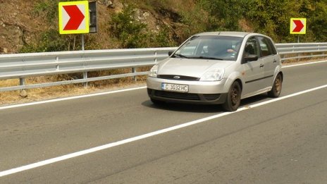 Повечето пътища в страната са сухи