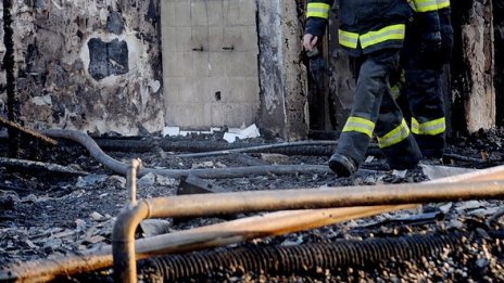 Четири деца загинаха при пожар в Албания