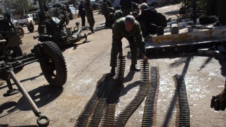 САЩ обсъждат военно нахлуване в Либия