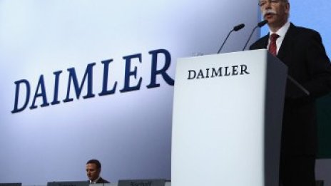 Daimler гони продажби за 100 млрд. евро