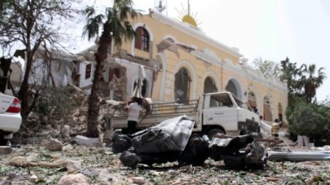 Подпалиха няколко чужди посолства в Либия