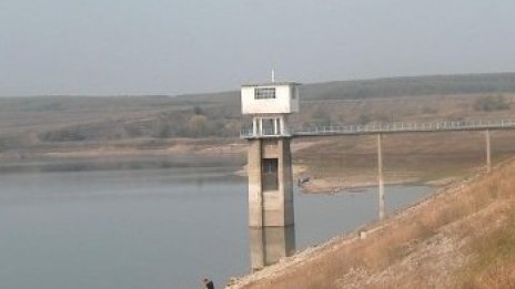 Забраниха използването на четири сгради около яз."Цонево"