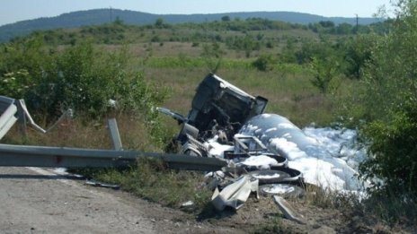 Шофьорът на обърналата се цистерна вече е с обвинение