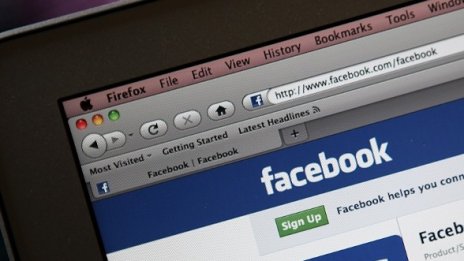 Имаш Facebook – може да имаш проблем в работата