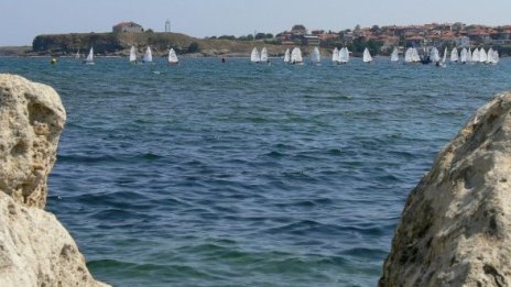 Затвориха Попския плаж в Царево заради замърсени води