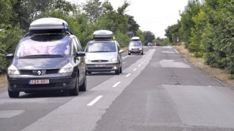 Пътищата са проходими и сухи