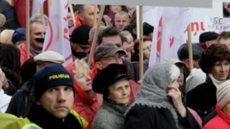 Рускоезични протестират пред латвийския парламент