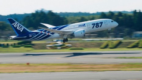 Boeing 787 Dreamliner започна първия си редовен полет