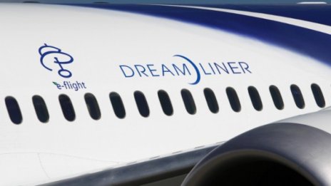 Първи технически проблем с новия Boeing 787 Dreamliner