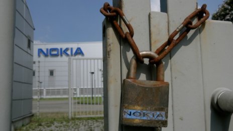 Румъния се озъби на Nokia. Запорира фабриката ѝ