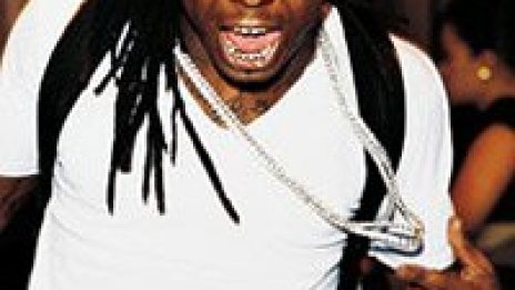 Lil Wayne отиде спешно на зъболекар, за да се спаси от съд