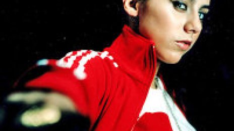 Lady Sovereign си реже ръцете от нерви