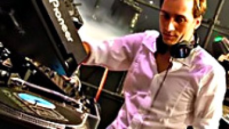 Paul Van Dyk раздава подаръци у нас