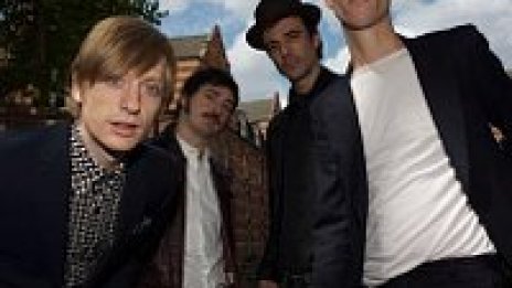 Kula Shaker подаряват две коледни парчета